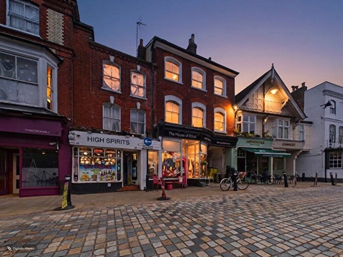 Studio To Rent In High Street, Hemel Hempstead, Hertfordshire, HP1
