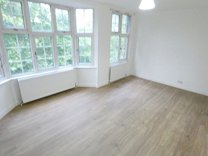 2 Bedroom Flat To Rent In Faircross Mansions, Longbridge Road, Barking, IG11