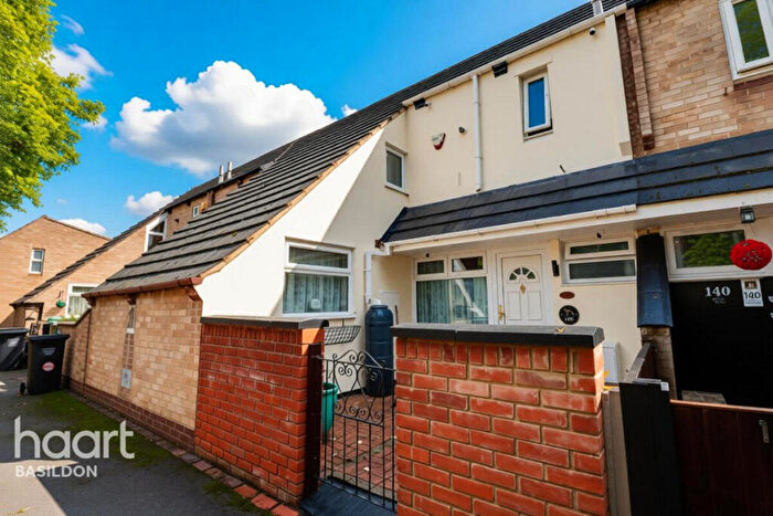 3 Bedroom Terraced House For Sale In Beambridge, Basildon, SS13