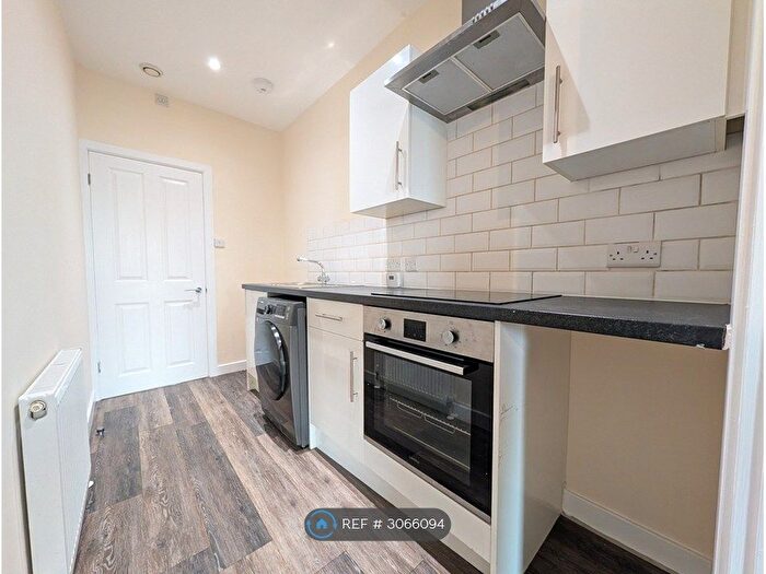 1 Bedroom Flat To Rent In Woodley, Stockport, SK6