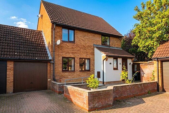 4 Bedroom Detached House For Sale In Astlethorpe, Two Mile Ash, MK8