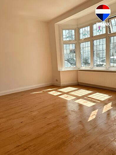 4 Bedroom Terraced House To Rent In Hurstbourne Gardens, Barking, IG11