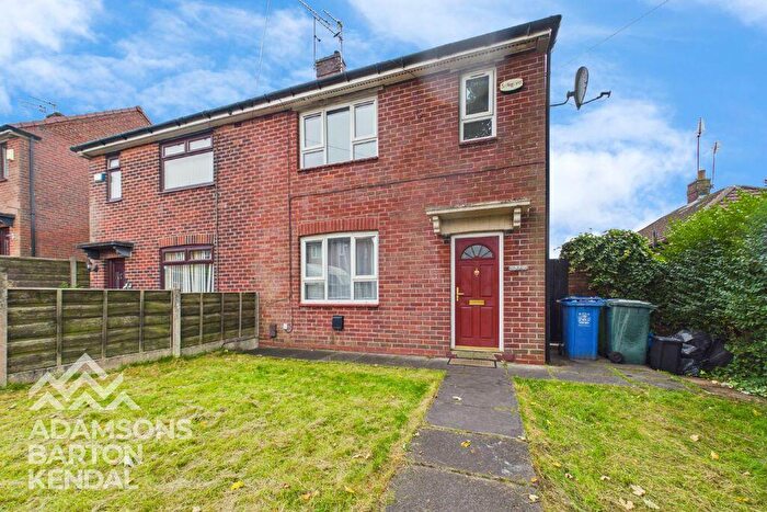 2 Bedroom Semi-Detached House For Sale In Ludgate Road, Kirkholt, OL11