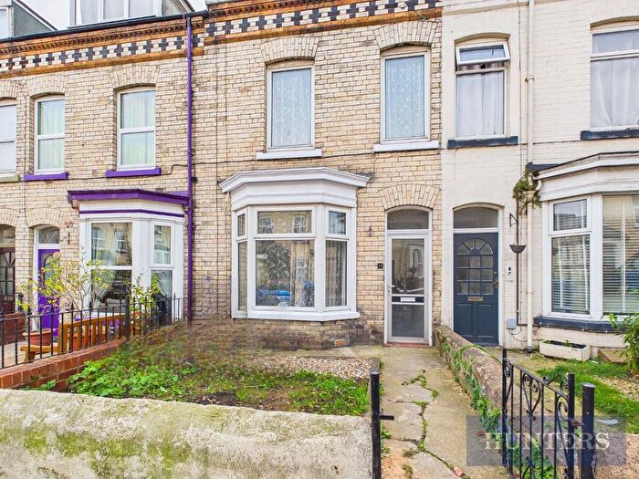 4 Bedroom Terraced House For Sale In Gladstone Street, Scarborough, YO12