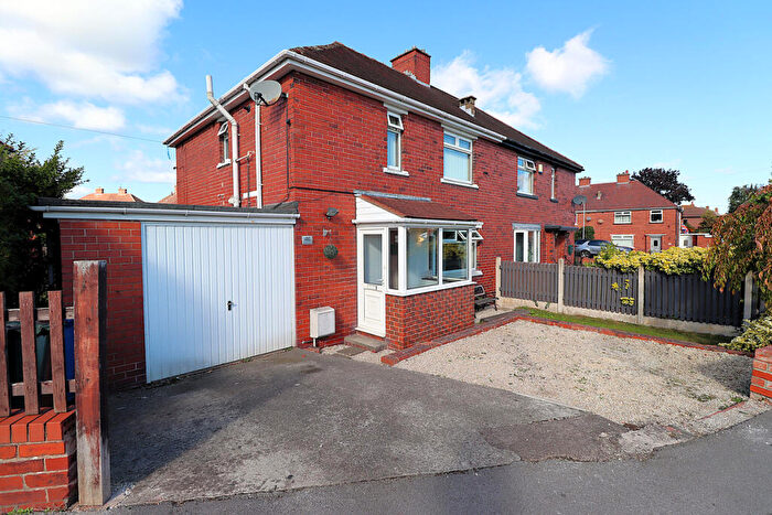 3 Bedroom Semi-Detached House For Sale In Royston Lane, Royston Barnsley, S71