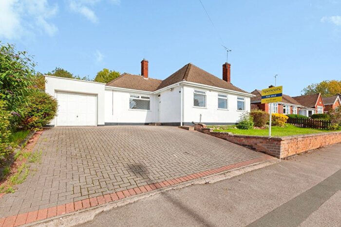 3 Bedroom Bungalow For Sale In Little Glen Road, Leicester, Leicestershire, LE2