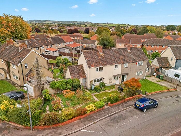 3 Bedroom Semi-Detached House For Sale In Park Crescent, Warmley, BS30