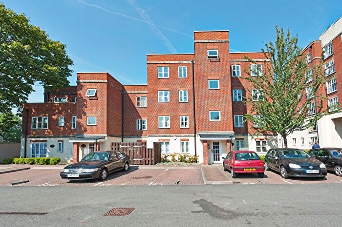 2 Bedroom Apartment To Rent In Dukes Court, Lordship Lane, SE22