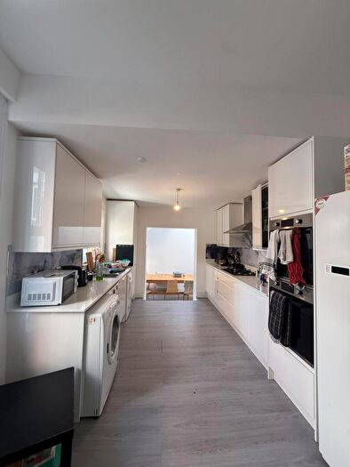 7 Bedroom Terraced House To Rent In Devonshire Place, Newcastle Upon Tyne, NE2