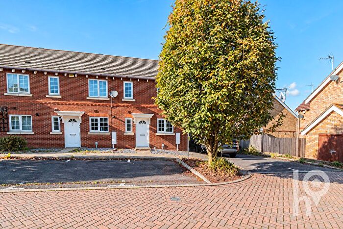 2 Bedroom End Of Terrace House For Sale In Primrose Way, Minster, ME12