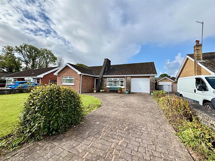 3 Bedroom Detached Bungalow For Sale In Ger-Y-Nant, Llangennech, Llanelli, SA14