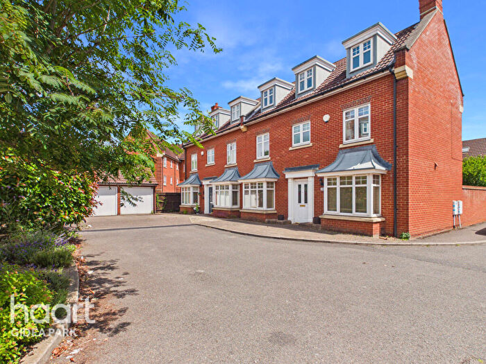 4 Bedroom Semi-Detached House For Sale In Oxford Close, Academy Fields Estate, Gidea Park, RM2