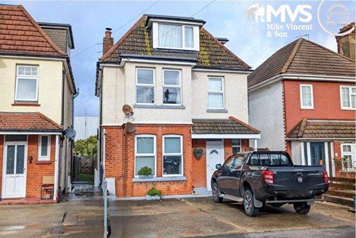 2 Bedroom Maisonette To Rent In West Avenue, Clacton-on-Sea, CO15