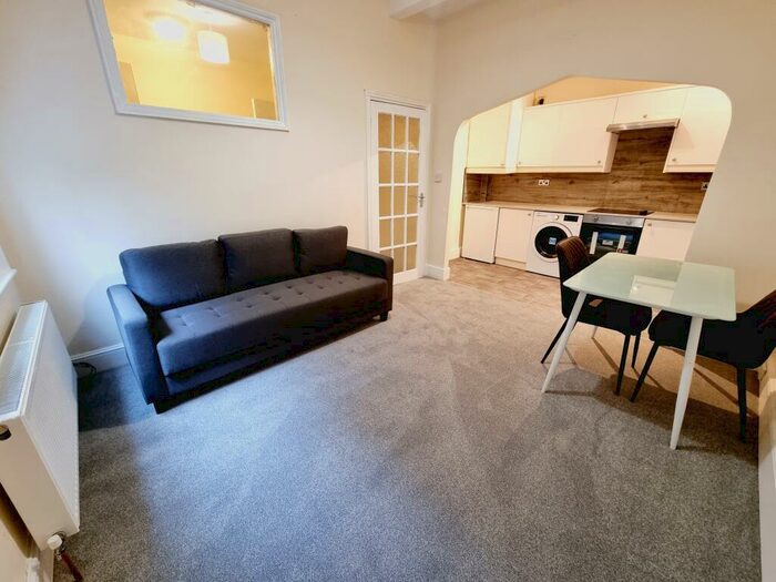 2 Bedroom Flat To Rent In St Marys Road, Leamington Spa, CV31