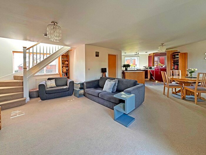 3 Bedroom Detached House For Sale In Milbury Farm Meadow, Exminster, EX6