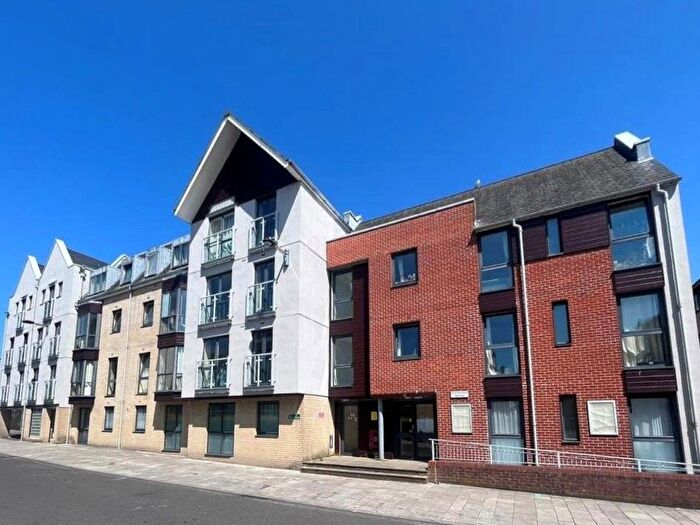 2 Bedroom Flat To Rent In Polymond House, Southampton, SO14