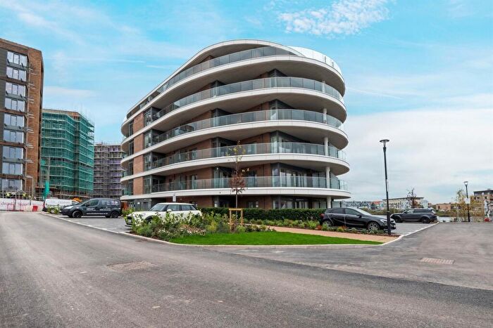 2 Bedroom Apartment To Rent In Flagstaff Road, Reading, RG2