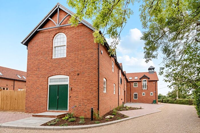 2 Bedroom Flat For Sale In Embley Lane, East Wellow, Romsey, Hampshire, SO51