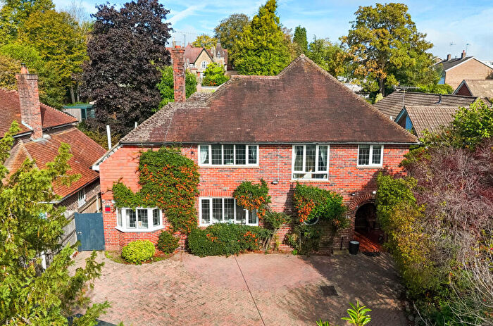 5 Bedroom Detached House For Sale In Manor Road, Aldershot, Hampshire, GU11