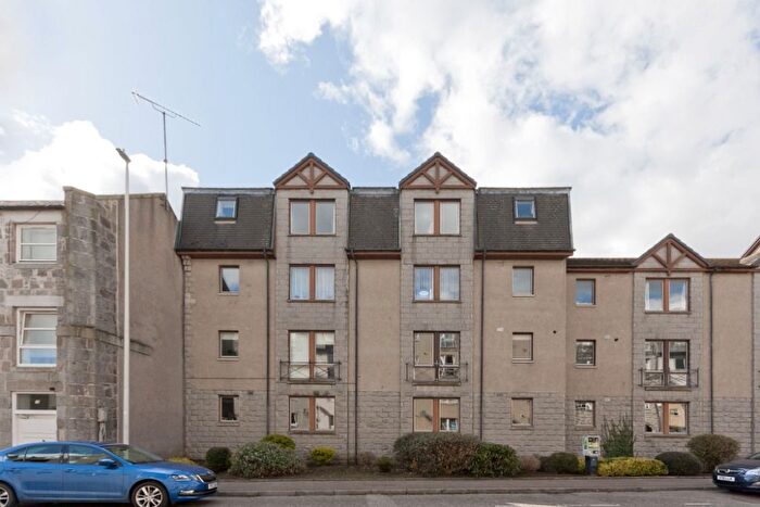 2 Bedroom Flat To Rent In Glendale Mews, Aberdeen, AB11