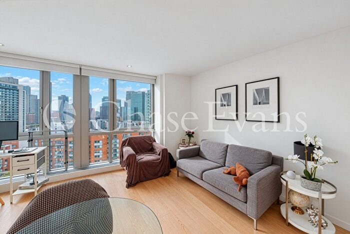 Studio To Rent In Ontario Tower, Fairmont Avenue, Canarry Wharf, London, E14