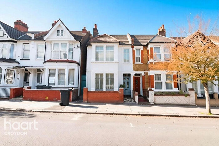 3 Bedroom End Of Terrace House For Sale In Lebanon Road, Croydon, CR0