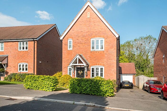 3 Bedroom Detached House For Sale In Rowden Way, Alton, Hampshire, GU34