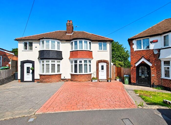 3 Bedroom Semi-Detached House For Sale In Ash Terrace, Tividale, Oldbury, B69