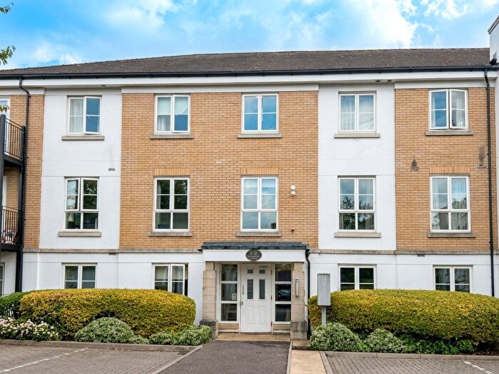2 Bedroom Flat For Sale In Katherine Court, Tudor Way, Woking, GU21