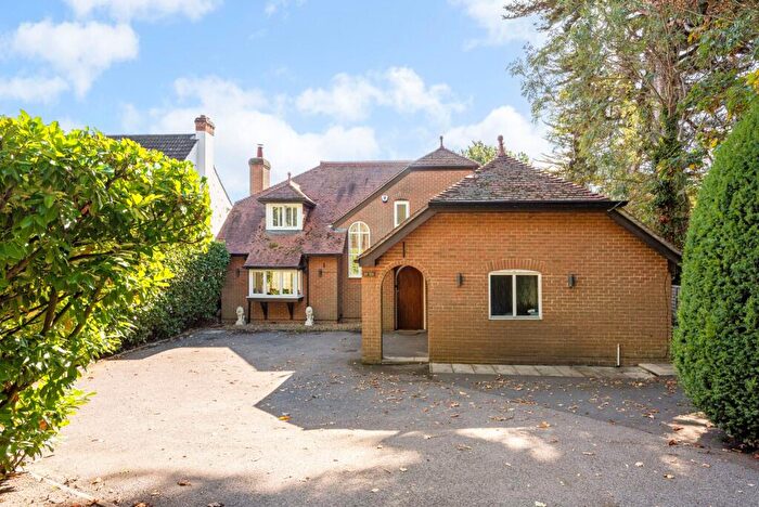 4 Bedroom Detached House For Sale In The Avenue, Fareham, PO14