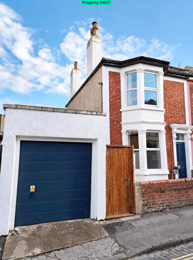 2 Bedroom End Of Terrace House For Sale In Kingston Road, Bristol, BS3