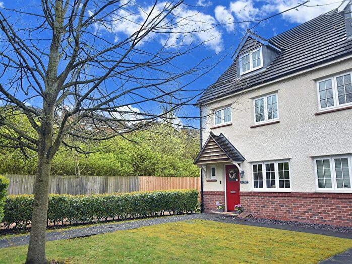 4 Bedroom Semi-Detached House For Sale In Lambourne Court, Gwersyllt, Wrexham, LL11