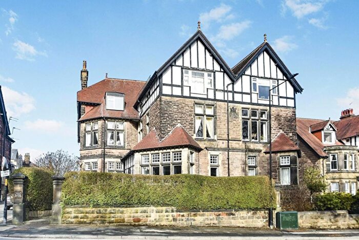 2 Bedroom Flat For Sale In Springfield Avenue, Harrogate, HG1