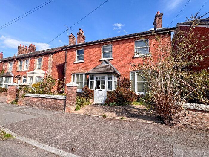 3 Bedroom Detached House For Sale In Grove Road, Wimborne, BH21