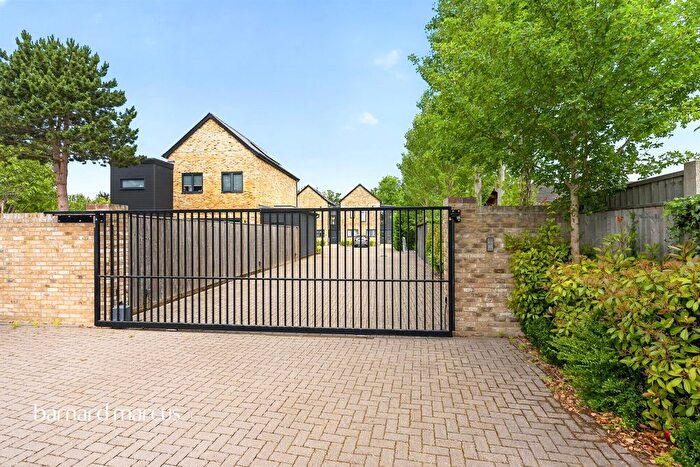 5 Bedroom Property For Sale In Windsor Gardens, Epsom, KT19