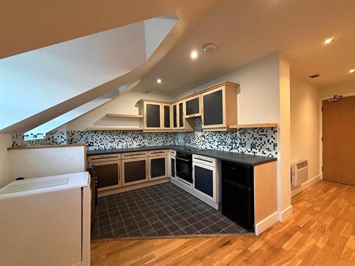 1 Bedroom Apartment To Rent In Oldham Street, Manchester, M4