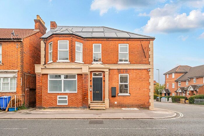 1 Bedroom Flat To Rent In Grosvenor Road, Aldershot, GU11