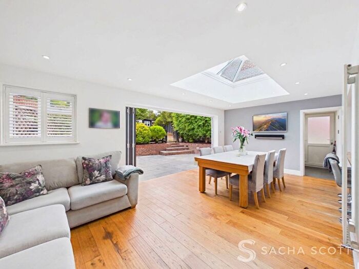 3 Bedroom Semi-Detached House For Sale In Parsonsfield Close, Banstead, SM7