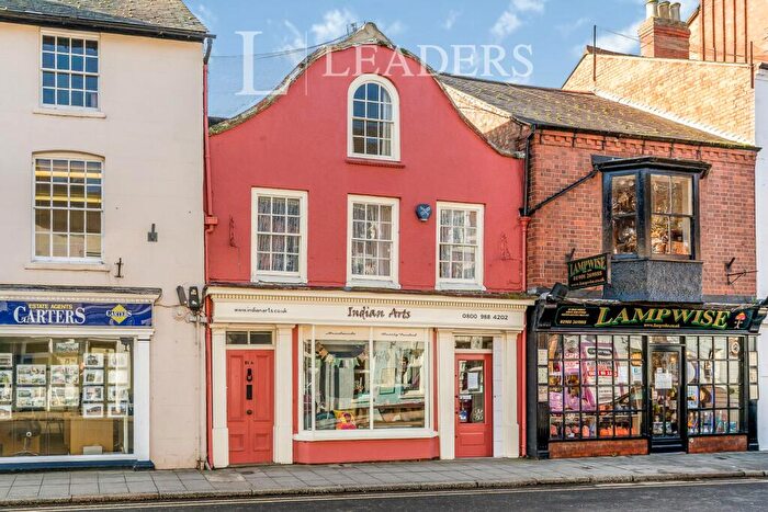 2 Bedroom Flat To Rent In High Street, Stony Stratford, Milton Keynes, MK11
