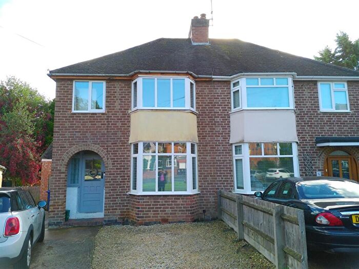3 Bedroom Semi-Detached House To Rent In Arran Grove, Banbury, OX16