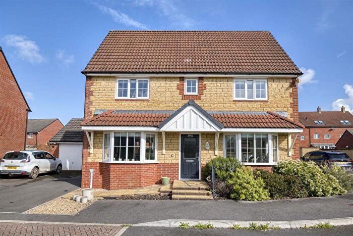 4 Bedroom Detached House For Sale In Immaculately Presented Double Bedroom Home, BA4