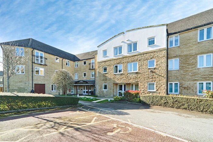 2 Bedroom Flat For Sale In Oxford Avenue, Guiseley, Leeds, LS20