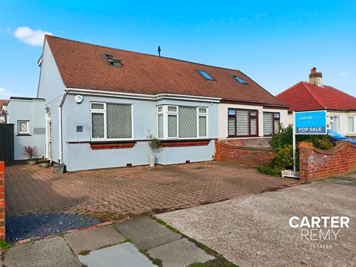 4 Bedroom Semi-Detached House For Sale In Highfield Gardens, Grays, RM16