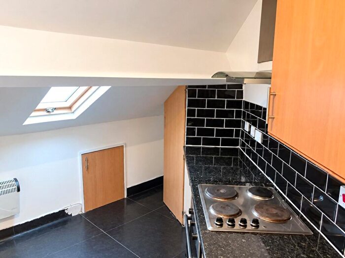 1 Bedroom Apartment To Rent In Thornton Road, Bradford, West Yorkshire, BD8