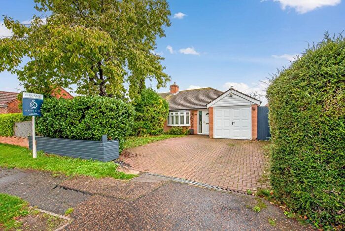 3 Bedroom Semi-Detached Bungalow For Sale In Newport Drive, Chichester, PO19