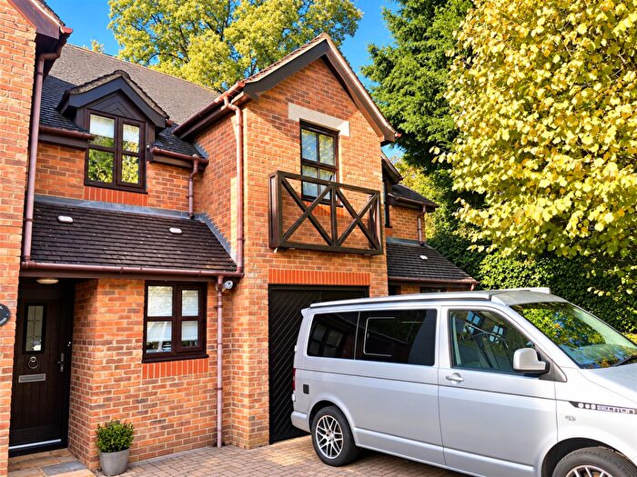 3 Bedroom End Of Terrace House To Rent In Lower Village Road, SL5