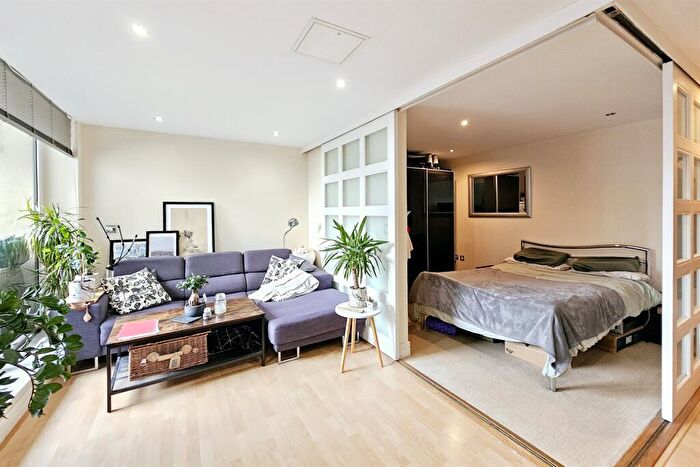 1 Bedroom House To Rent In Wards Wharf Approach, E16