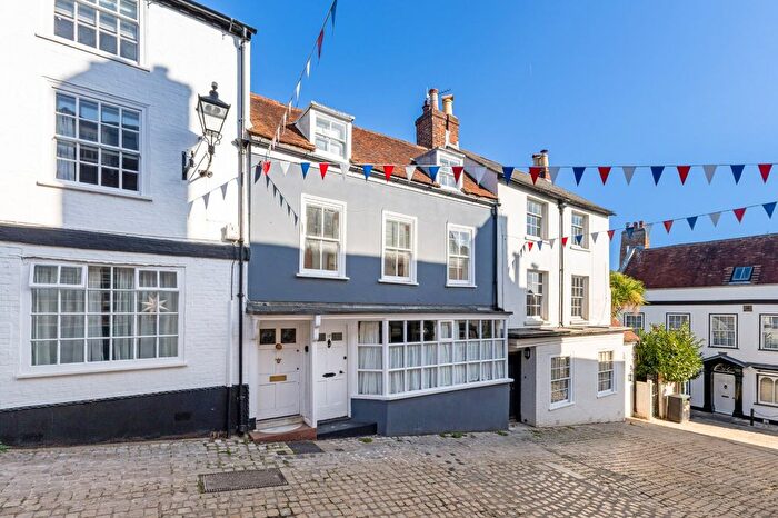 4 Bedroom Terraced House For Sale In Quay Hill, Lymington, Hampshire, SO41