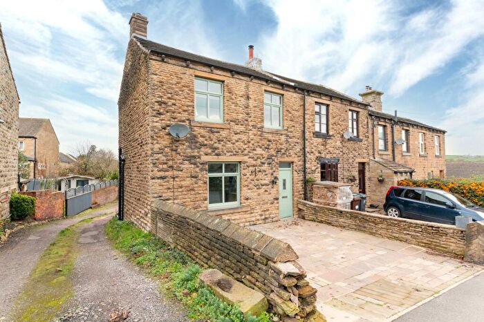 3 Bedroom Cottage For Sale In Station Road, Skelmanthorpe, HD8