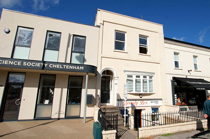1 Bedroom Apartment To Rent In Bath Road, GL53